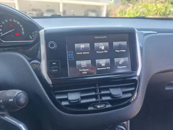 Peugeot 2008 2016 - 11250 EUR, 98357 km - AUTO.MOTO.pt - 98357km - foto 3 de 7
