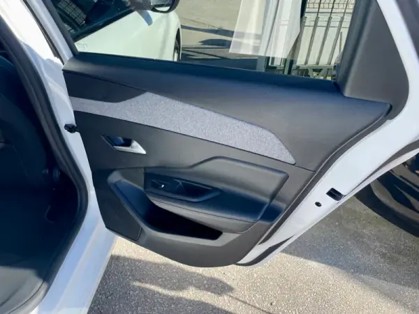 Peugeot 308 SW 2023 - 18950 EUR, 75531 km - AUTO.MOTO.pt - 75531km - foto 32 de 37