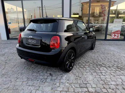 MINI One 2016 - 11900 EUR, 133000 km - AUTO.MOTO.pt - 133000km - foto 23 de 86