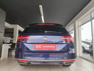 Volkswagen Passat Variant 2018 - 21990 EUR, 137500 km - AUTO.MOTO.pt - 137500km - foto 8 de 44