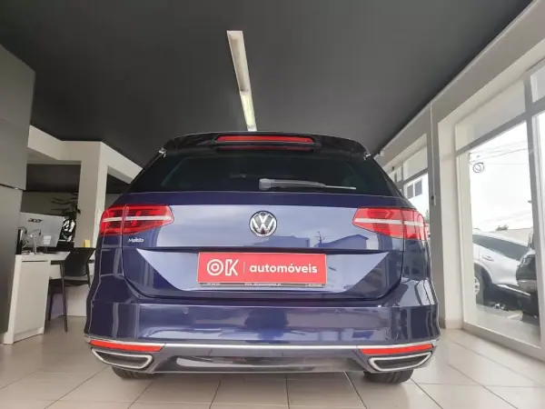 Volkswagen Passat Variant 2018 - 21990 EUR, 137500 km - AUTO.MOTO.pt - 137500km - foto 8 de 44