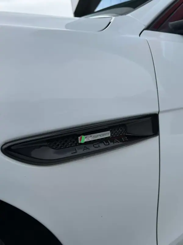 Jaguar XE 2018 - 17000 EUR, 273353 km - AUTO.MOTO.pt - 273353km - foto 20 de 20