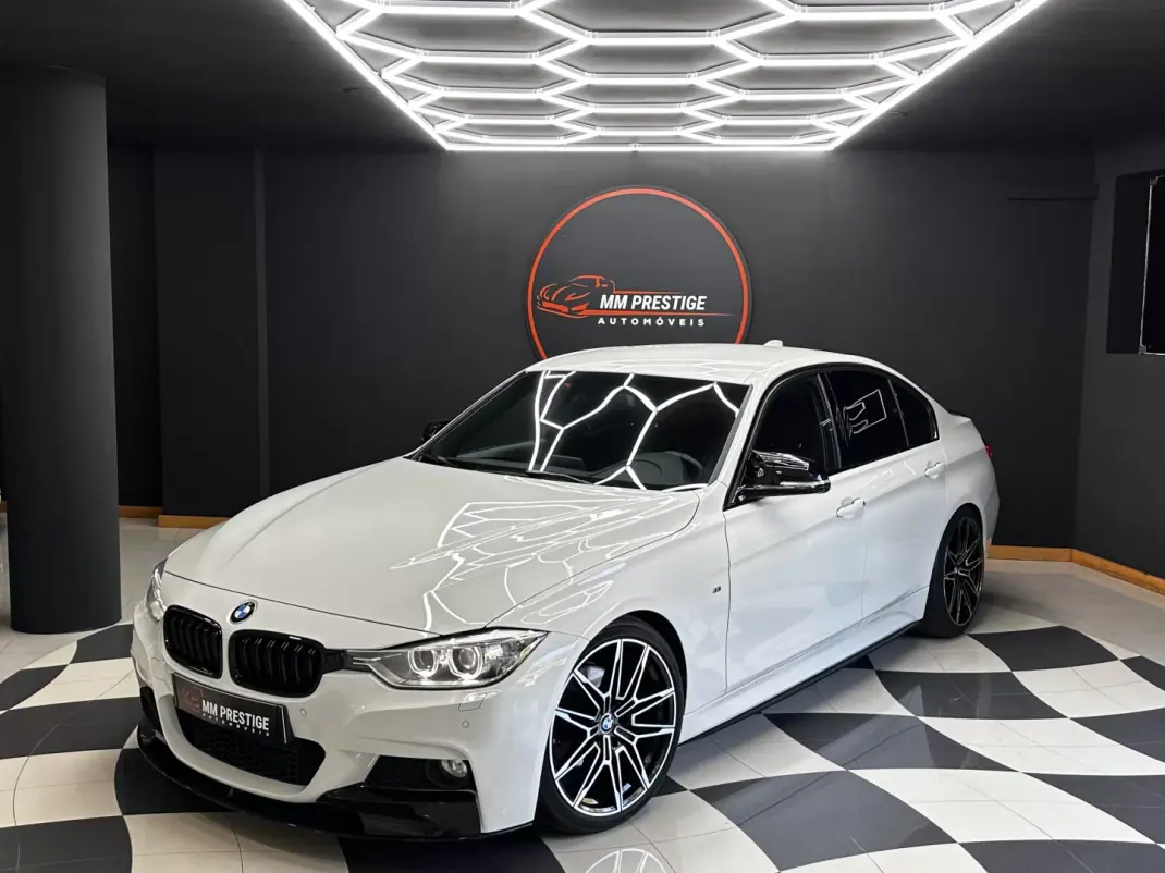 BMW 320 2014 - 18990 EUR, 218000 km - AUTO.MOTO.pt - 218000km - foto 1 de 44