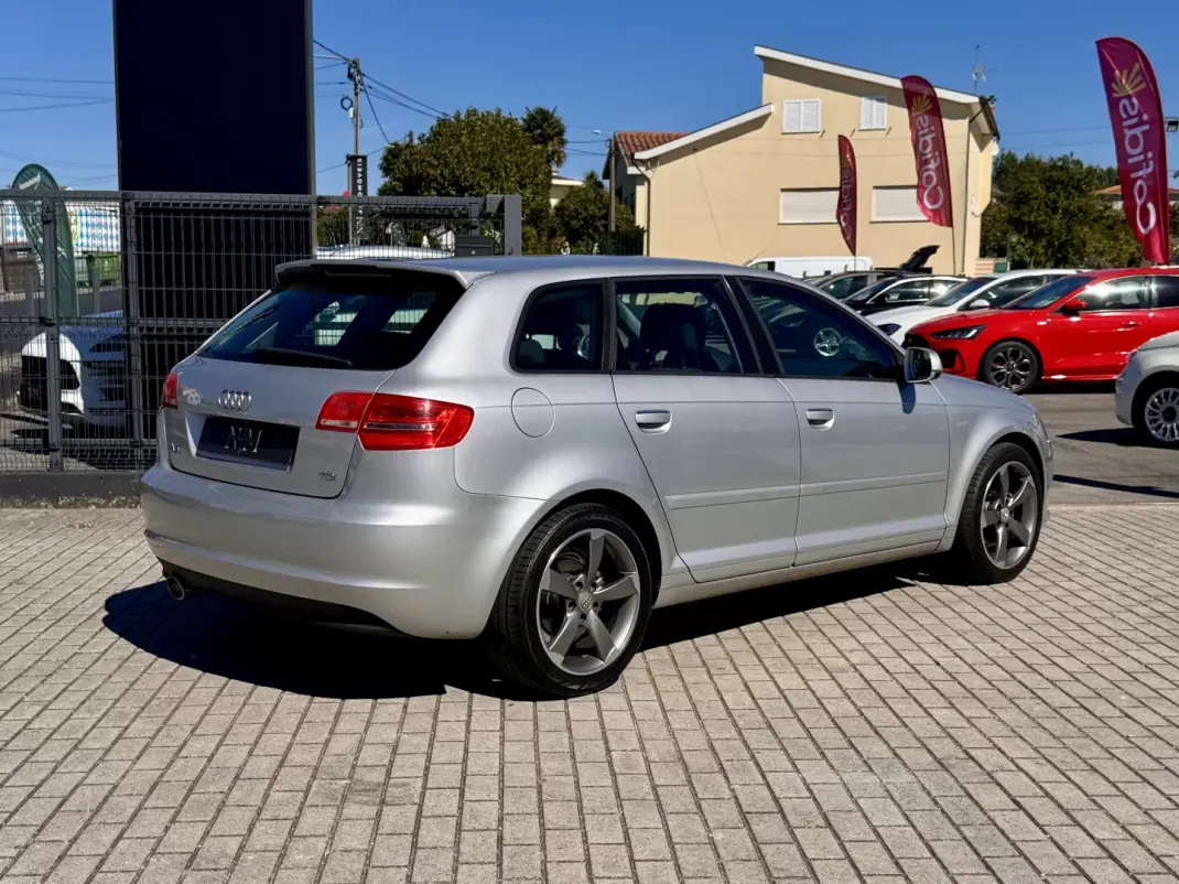 Audi A3 Sportback 2010 - 8990 EUR, 226000 km - 226000km - foto 2 de 19