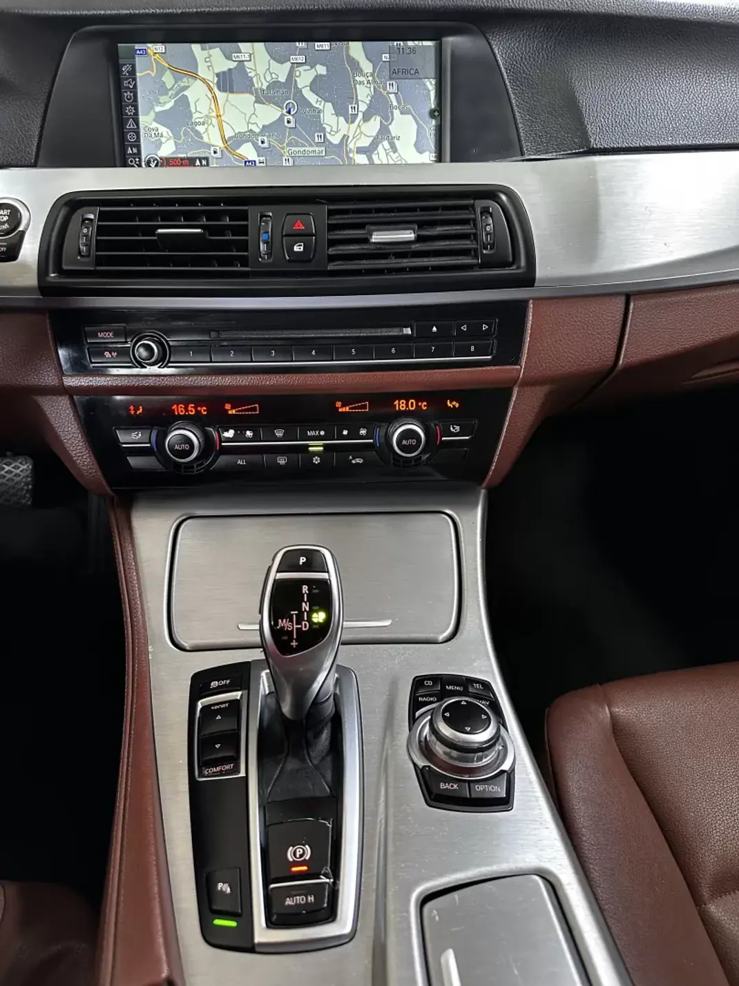 BMW 520 2012 - 17999 EUR, 200000 km - AUTO.MOTO.pt - 200000km - foto 26 de 35