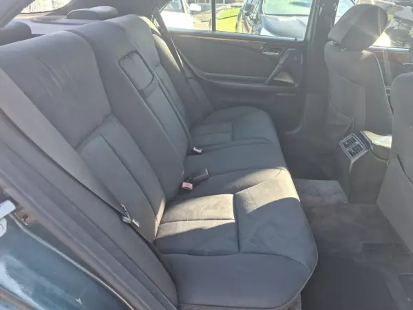 Mercedes-Benz E 220 1997 - 3900 EUR, 500000 km - AUTO.MOTO.pt - 500000km - foto 23 de 28
