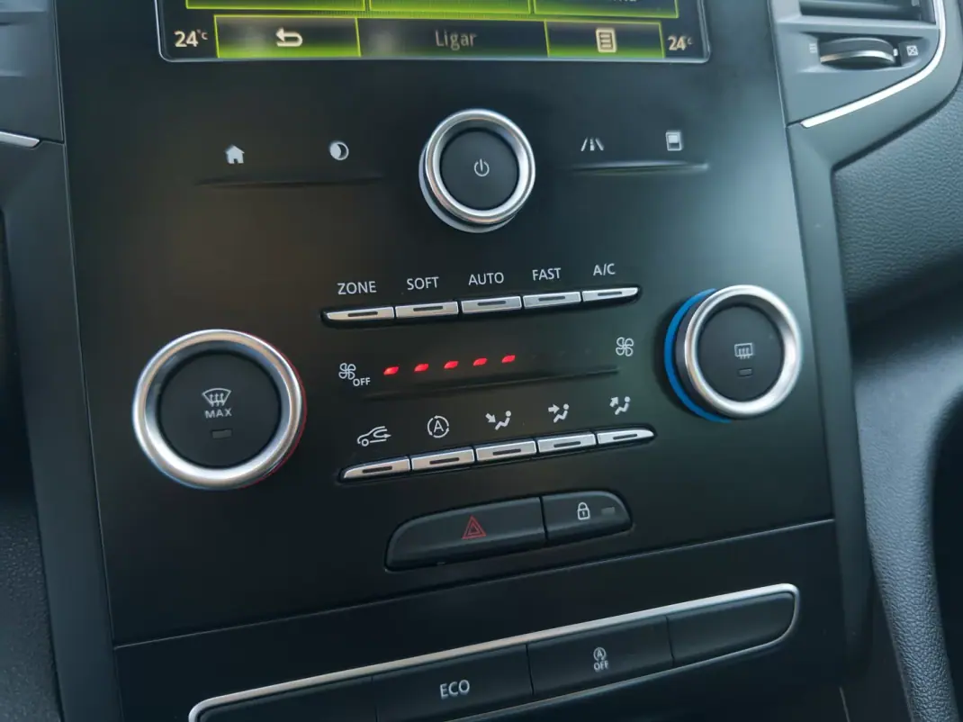 Renault Mégane Sport Tourer 2016 - 13990 EUR, 163000 km - AUTO.MOTO.pt - 163000km - foto 40 de 47