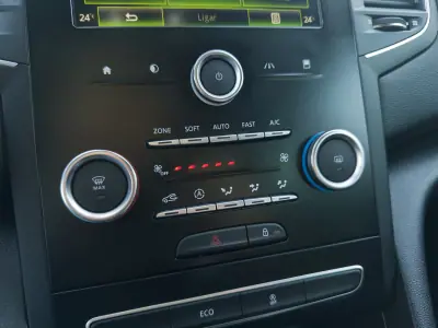 Renault Mégane Sport Tourer 2016 - 13990 EUR, 163000 km - AUTO.MOTO.pt - 163000km - foto 40 de 47