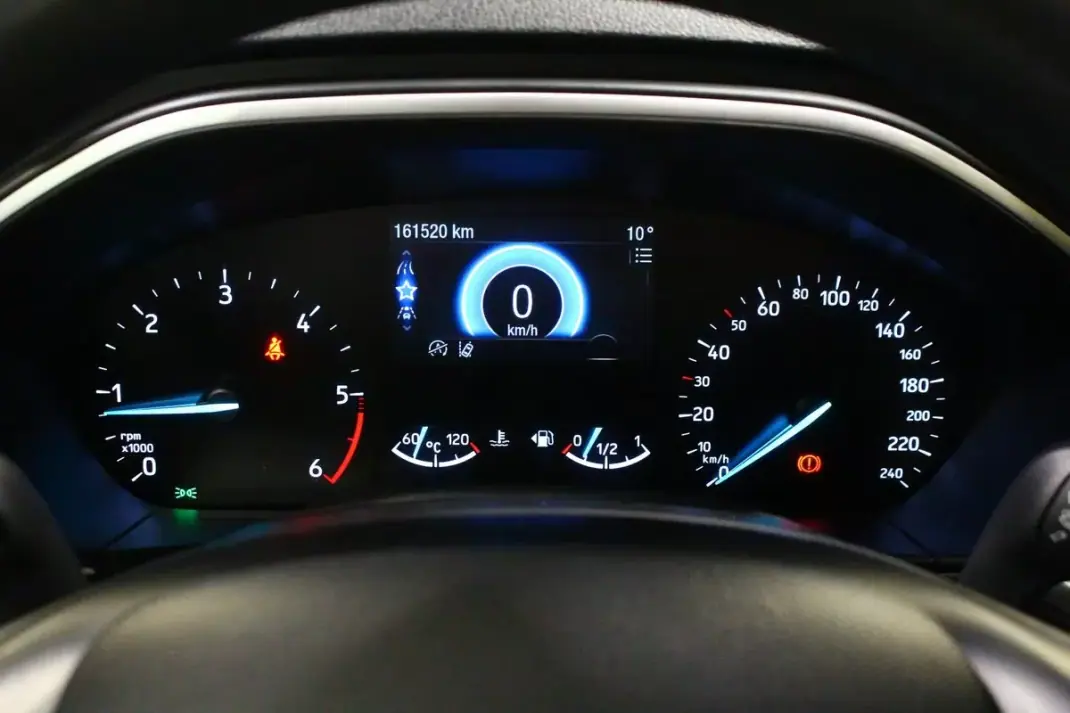 Ford Focus SW 2019 - 13900 EUR, 160000 km - AUTO.MOTO.pt - 160000km - foto 22 de 32