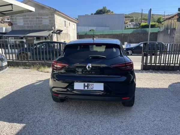 Renault Clio 2023 - 15250 EUR, 106900 km - AUTO.MOTO.pt - 106900km - foto 4 de 16