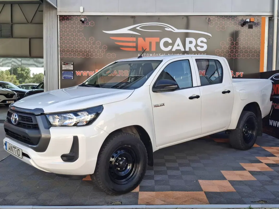 Toyota Hilux 2022 - 35900 EUR, 180417 km - AUTO.MOTO.pt - 180417km - foto 1 de 15