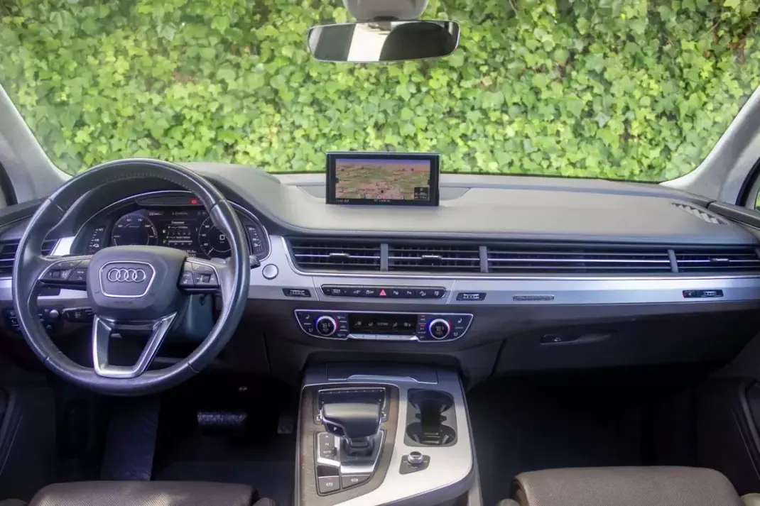 Audi Q7 2017 - 29900 EUR, 199000 km - 199000km - foto 10 de 23