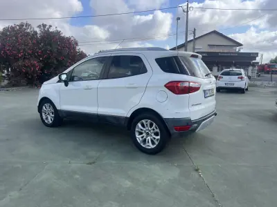 Ford EcoSport 2016 - 12500 EUR, 85843 km - AUTO.MOTO.pt - 85843km - foto 3 de 10