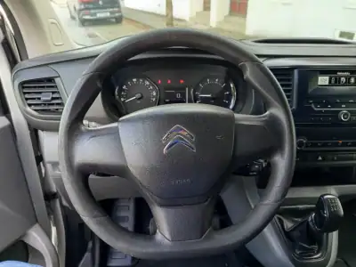 Citroën Jumpy 2018 - 13900 EUR, 151160 km - AUTO.MOTO.pt - 151160km - foto 15 de 17