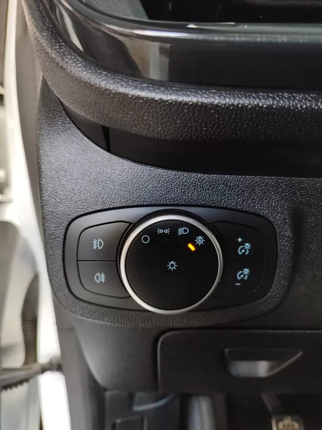 Ford Fiesta 2019 - 12950 EUR, 95000 km - 95000km - foto 25 de 41