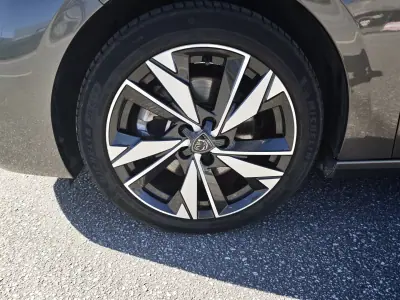 Peugeot 308 2022 - 19500 EUR, 130000 km - AUTO.MOTO.pt - 130000km - foto 22 de 37