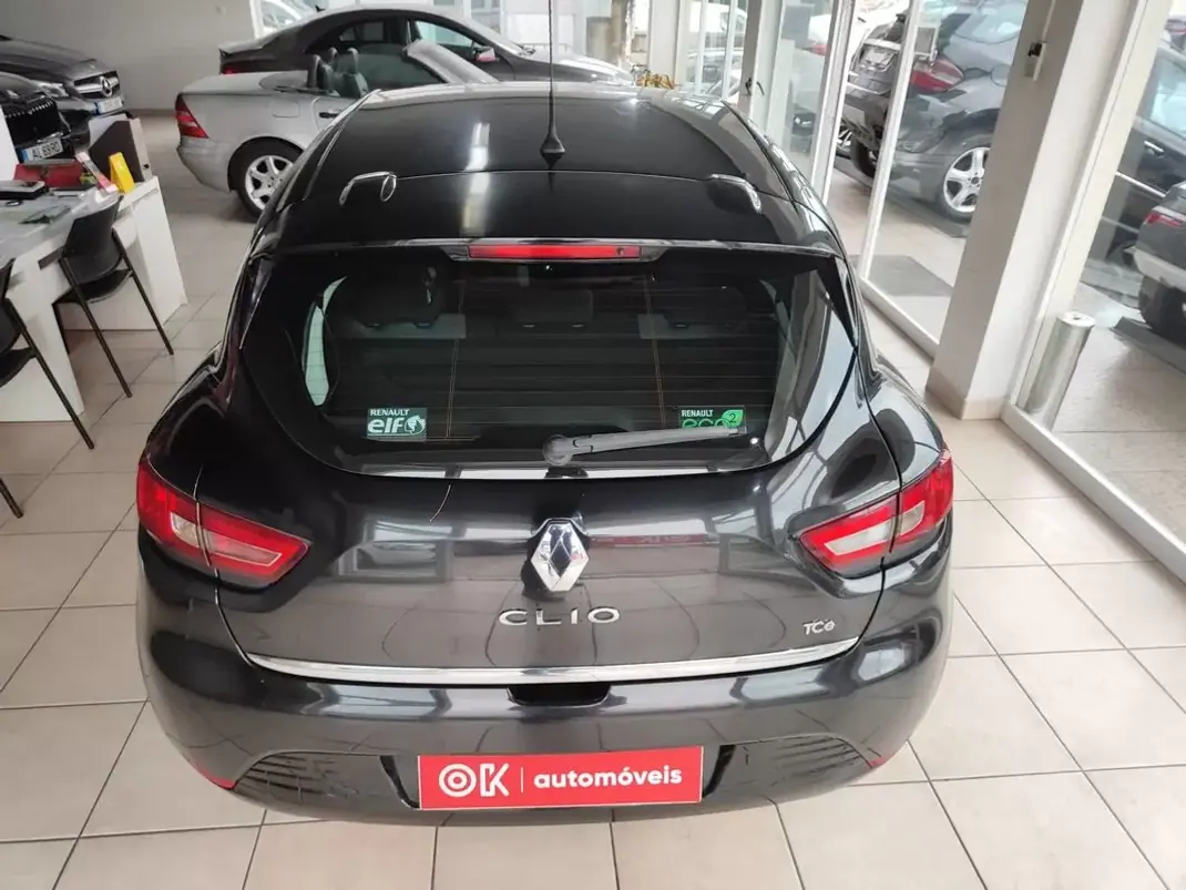 Renault Clio 2014 - 8750 EUR, 109100 km - AUTO.MOTO.pt - 109100km - foto 10 de 30