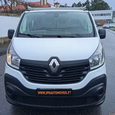 Renault Trafic 2018 - 16490 EUR, 152226 km - AUTO.MOTO.pt - 152226km - foto 2 de 17