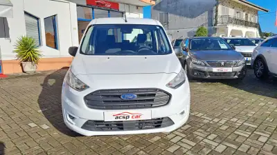 Ford Transit Connect 2019 - 16900 EUR, 240235 km - AUTO.MOTO.pt - 240235km - foto 5 de 24