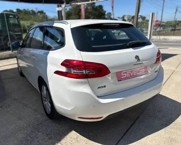 Peugeot 308 2016 - 13490 EUR, 138000 km - 138000km - foto 3 de 8