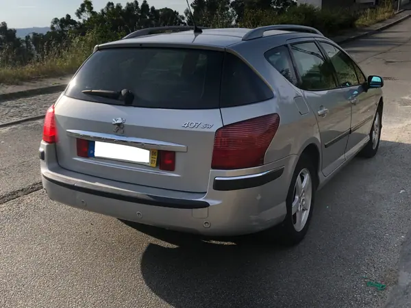 Peugeot 407 SW 2006 - 3250 EUR, 183000 km - AUTO.MOTO.pt - 183000km - foto 4 de 10