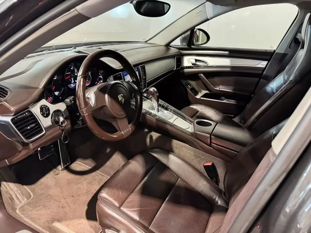 Porsche Panamera 2011 - 36900 EUR, 197360 km - 197360km - foto 35 de 60