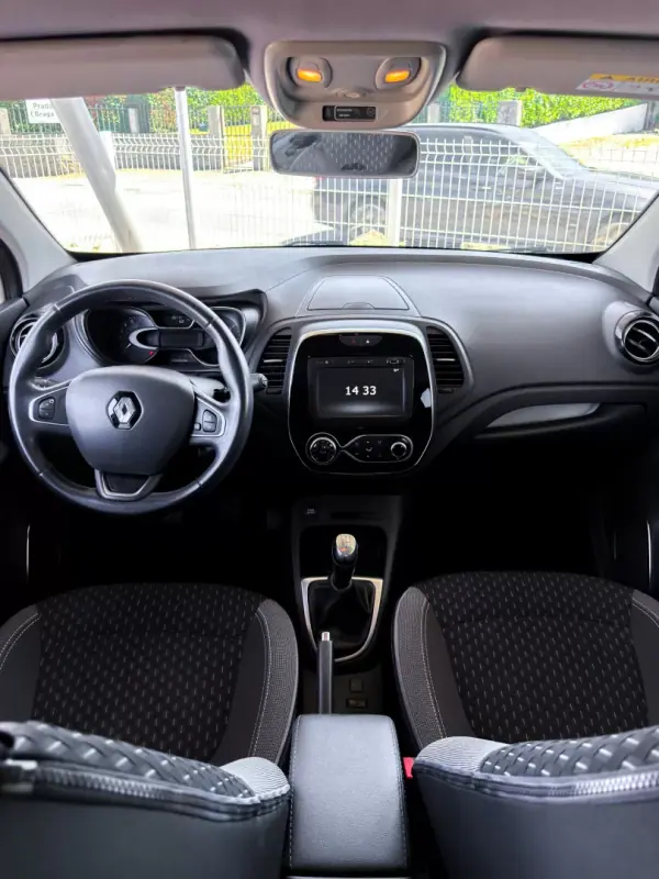 Renault Captur 2019 - 12750 EUR, 68000 km - AUTO.MOTO.pt - 68000km - foto 23 de 26