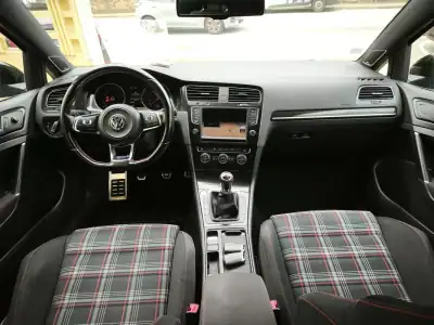 Volkswagen Golf 2014 - 19900 EUR, 160000 km - AUTO.MOTO.pt - 160000km - foto 26 de 34