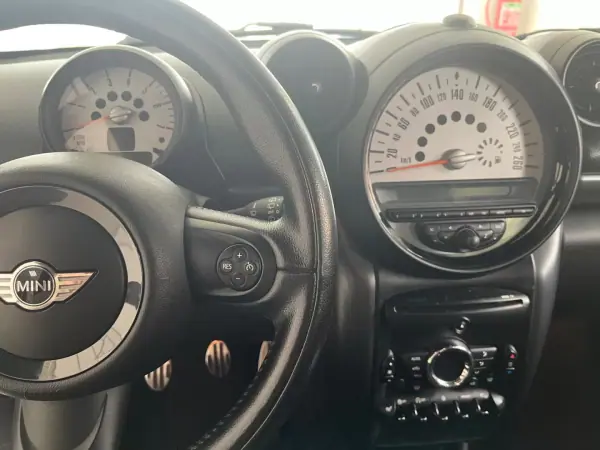 MINI Paceman 2013 - 12950 EUR, 196320 km - AUTO.MOTO.pt - 196320km - foto 6 de 9