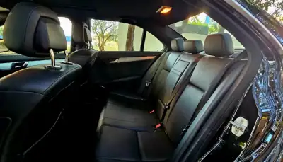 Mercedes-Benz C 230 2009 - 14990 EUR, 214000 km - AUTO.MOTO.pt - 214000km - foto 17 de 26