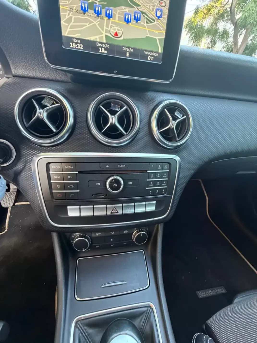 Mercedes-Benz A 180 2015 - 13900 EUR, 210000 km - 210000km - foto 16 de 26