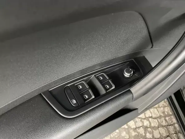 Audi A1 Sportback 2018 - 15250 EUR, 85720 km - AUTO.MOTO.pt - 85720km - foto 15 de 17