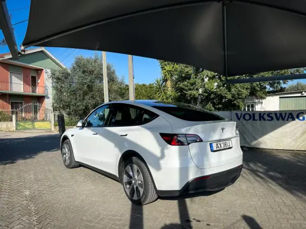 Tesla Model Y 2023 - 34900 EUR, 45800 km - AUTO.MOTO.pt - 45800km - foto 13 de 15