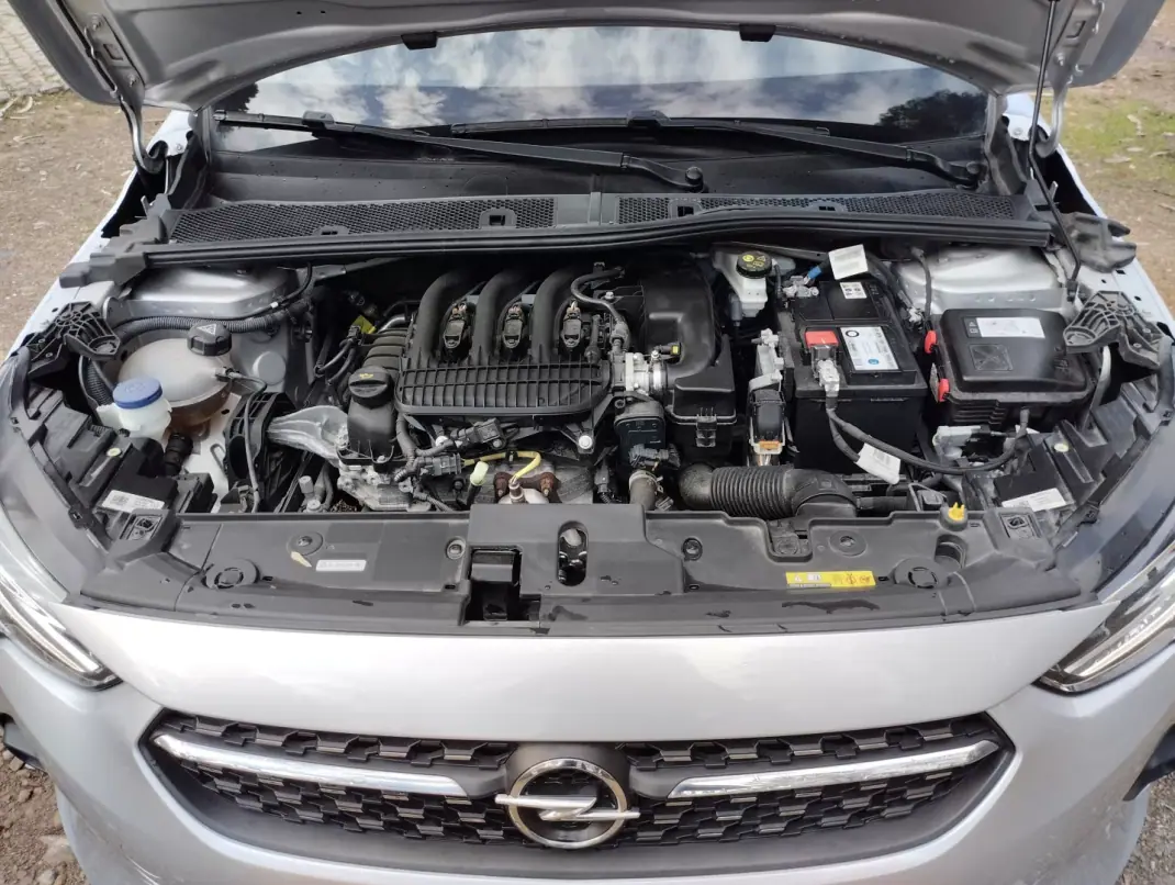 Opel Corsa 2022 - 12750 EUR, 48000 km - AUTO.MOTO.pt - 48000km - foto 27 de 29