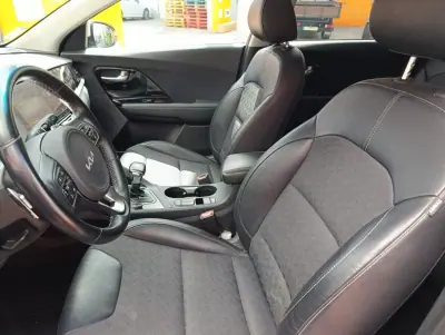 Kia Niro 2022 - 19250 EUR, 130477 km - 130477km - foto 18 de 23