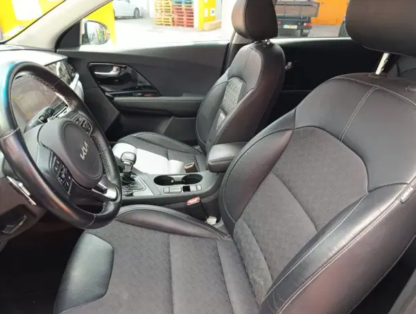 Kia Niro 2022 - 19250 EUR, 130477 km - 130477km - foto 18 de 23