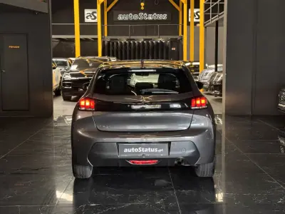 Peugeot 208 2023 - 14990 EUR, 75900 km - AUTO.MOTO.pt - 75900km - foto 8 de 25