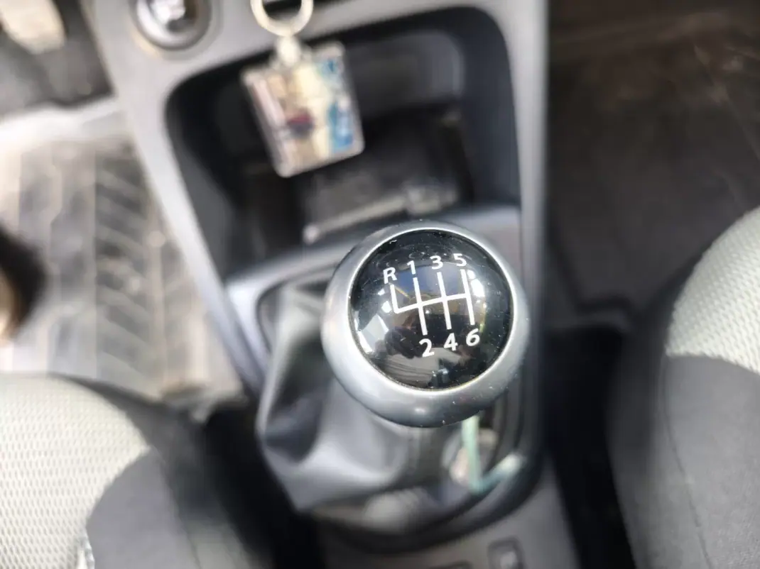 Renault Captur 2017 - 12990 EUR, 137723 km - AUTO.MOTO.pt - 137723km - foto 19 de 22