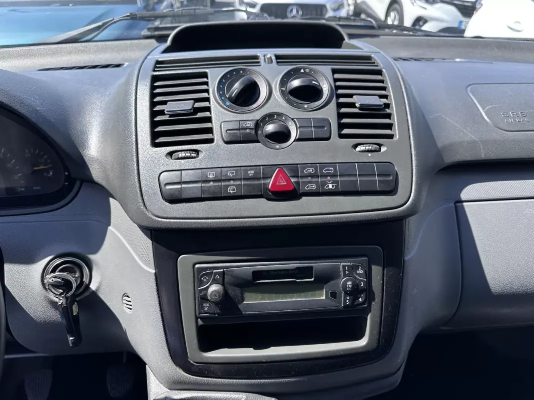 Mercedes-Benz VITO 111 CDI -LONGA 2005 - 5900 EUR, 400000 km - AUTO.MOTO.pt - 400000km - foto 15 de 22