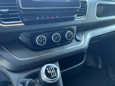 Renault TRAFIC 2.0 BlueDci L2H1 Longa Grand Confort 130 cv GPS 2022 - 21350 EUR, 46000 km - AUTO.MOTO.pt - 46000km - foto 20 de 34