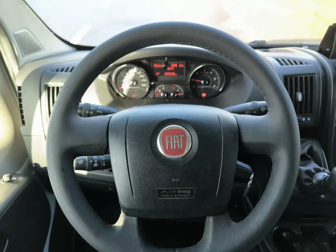 Fiat 2017 - 13500 EUR, 290000 km - AUTO.MOTO.pt - 290000km - foto 10 de 10