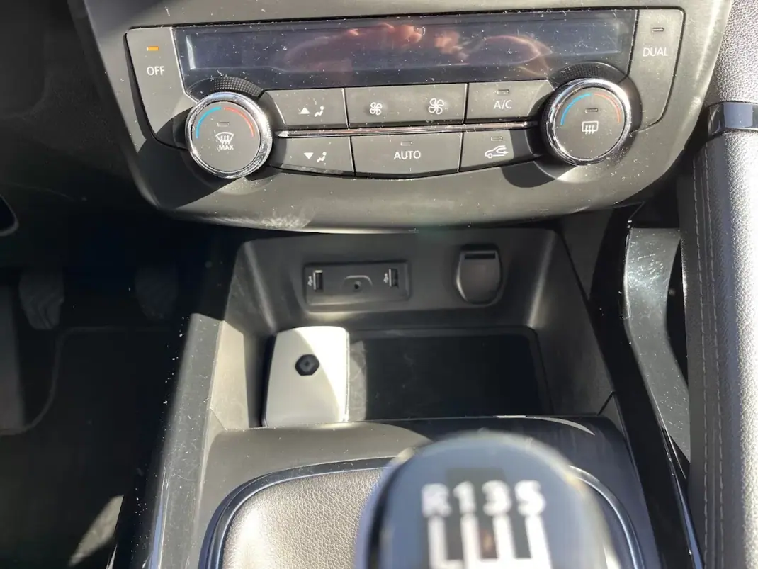 Renault Kadjar 2016 - 11950 EUR, 250000 km - AUTO.MOTO.pt - 250000km - foto 18 de 42