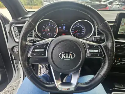 Kia ProCeed 2020 - 17400 EUR, 119400 km - AUTO.MOTO.pt - 119400km - foto 16 de 69