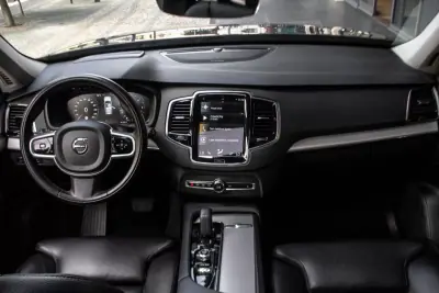 Volvo XC 90 2021 - 37990 EUR, 110263 km - AUTO.MOTO.pt - 110263km - foto 34 de 44
