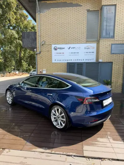 Tesla Model 3 2020 - 23500 EUR, 148444 km - foto 3 de 9