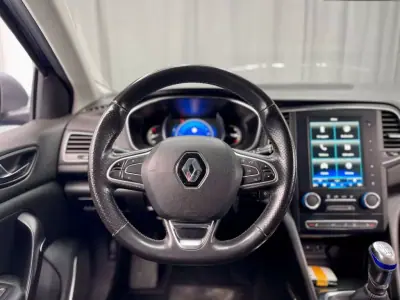 Renault Mégane 2016 - 13999 EUR, 182000 km - AUTO.MOTO.pt - 182000km - foto 14 de 22