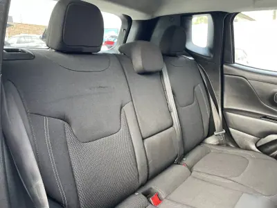 Jeep Renegade 2019 - 15500 EUR, 106977 km - AUTO.MOTO.pt - 106977km - foto 14 de 39