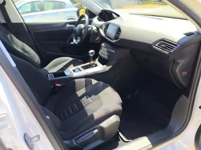 Peugeot 308 2016 - 9165 EUR, 160500 km - 160500km - foto 10 de 12