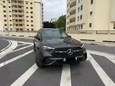 Mercedes-Benz GLC 300 2025 - 30000km