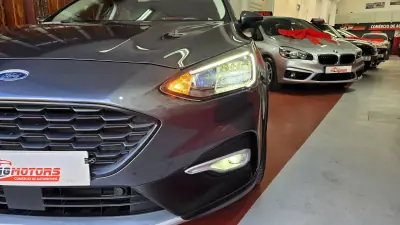 Ford Focus 2020 - 15990 EUR, 90544 km - AUTO.MOTO.pt - 90544km - foto 13 de 51